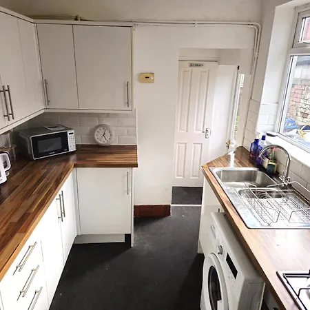 Adorable By Gloucester Road Homestay